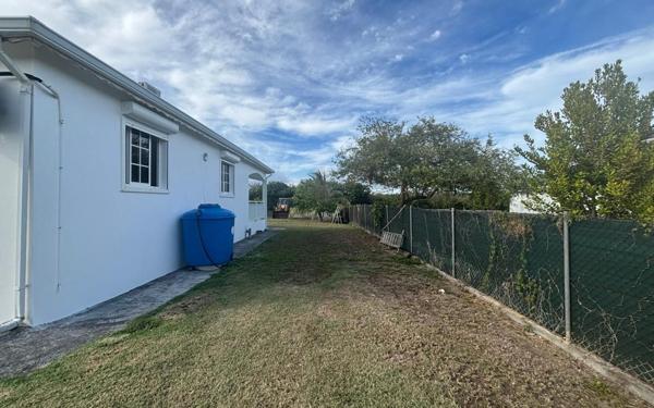 Maison à louer    5 pièces •  Le Moule