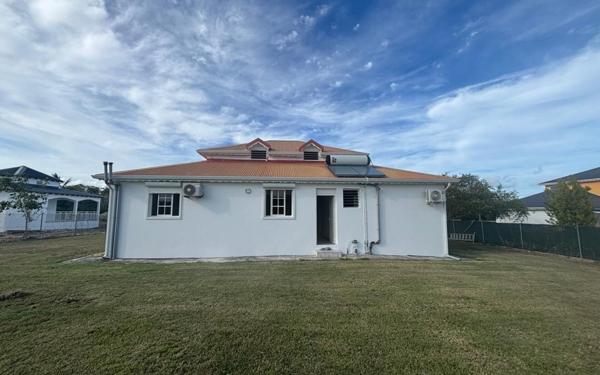 Maison à louer    5 pièces •  Le Moule