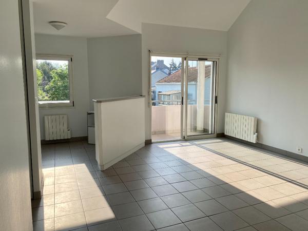 Appartement à louer Nantes : 3 pièces, 51m² avec 2 chambre(s) à 788€ - AJP Immobilier Nantes Rond-Point de Rennes