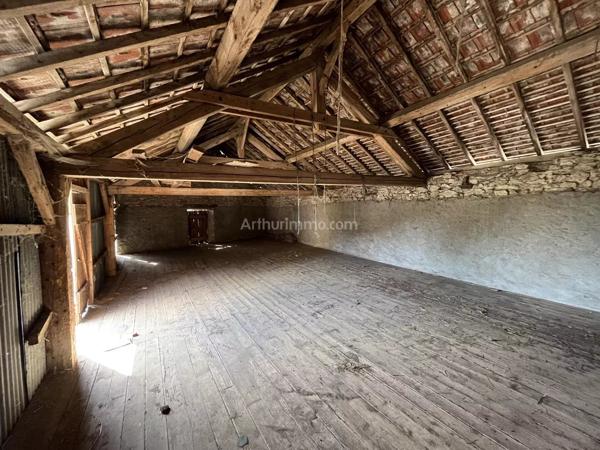 Vente                                                      Ferme
                        
                     5 pièces                      90 m2                     à Seillonnaz