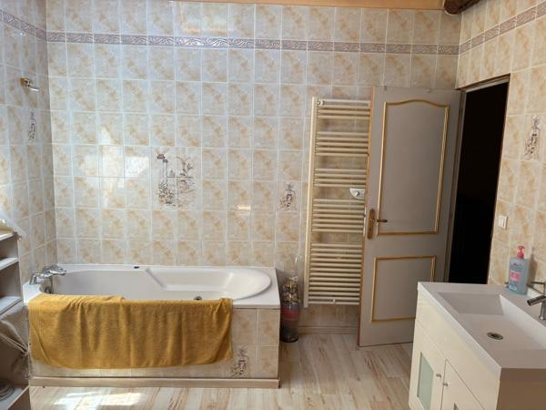 Charmante maison en pierre apparente