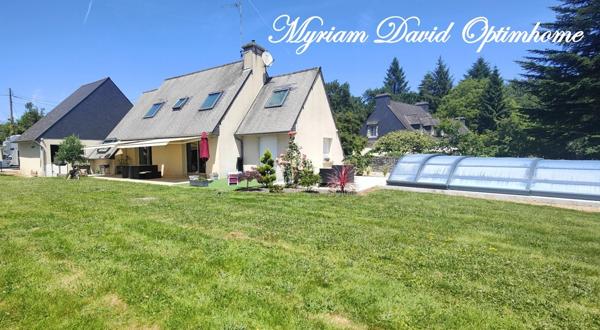 ✨ Élégante maison rénovée avec piscine et grand garage à Rostrenen