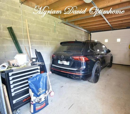 ✨ Élégante maison rénovée avec piscine et grand garage à Rostrenen