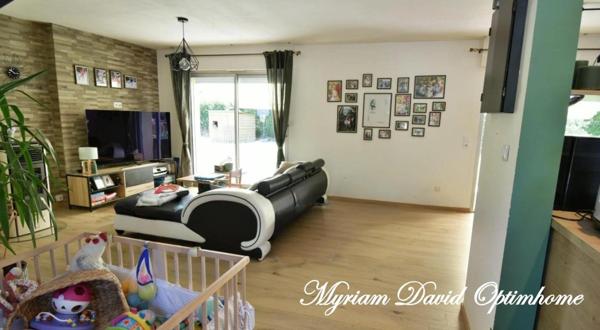 ✨ Élégante maison rénovée avec piscine et grand garage à Rostrenen