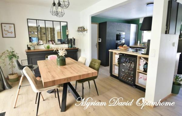 ✨ Élégante maison rénovée avec piscine et grand garage à Rostrenen