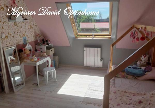 ✨ Élégante maison rénovée avec piscine et grand garage à Rostrenen