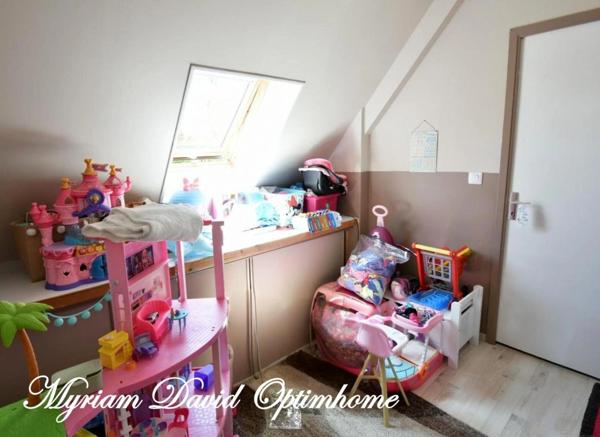 ✨ Élégante maison rénovée avec piscine et grand garage à Rostrenen