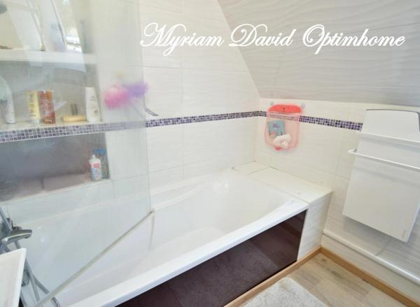 ✨ Élégante maison rénovée avec piscine et grand garage à Rostrenen