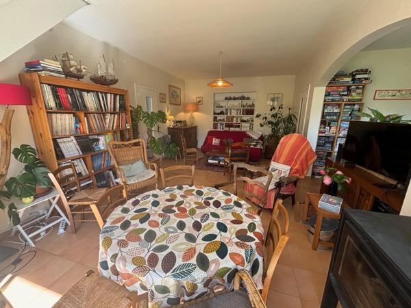 Villa d'architecte de Jean Prunetti avec terrasses , jardin et carport