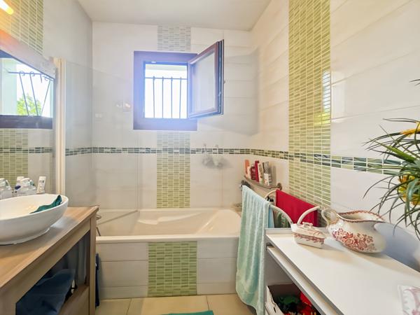 Maison Plain Pied avec piscine.