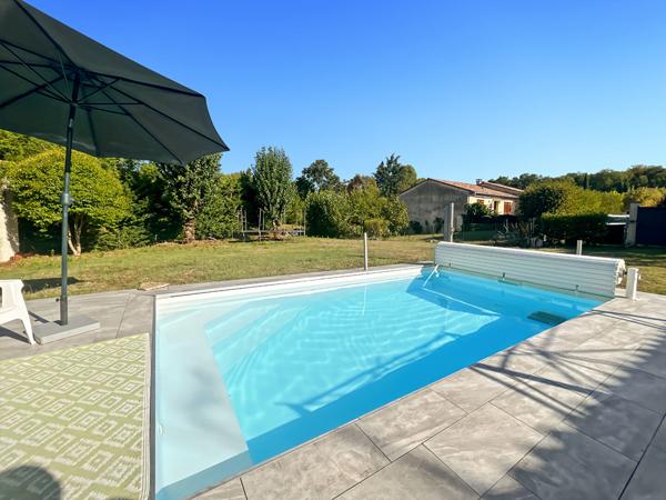 Maison Plain Pied avec piscine.