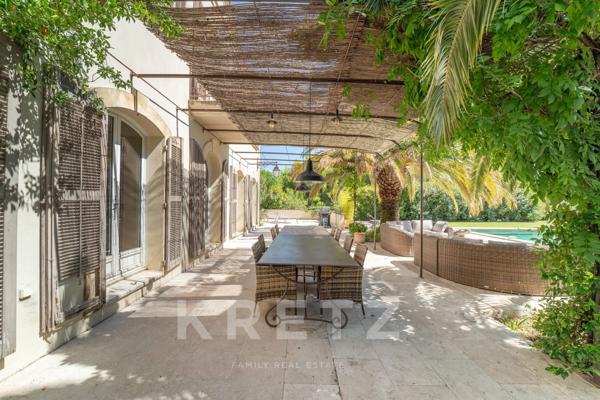 Saint-Rémy-de-Provence – Bastide de 300 m² avec 7 chambres, piscine et 3 350 m² de terrain