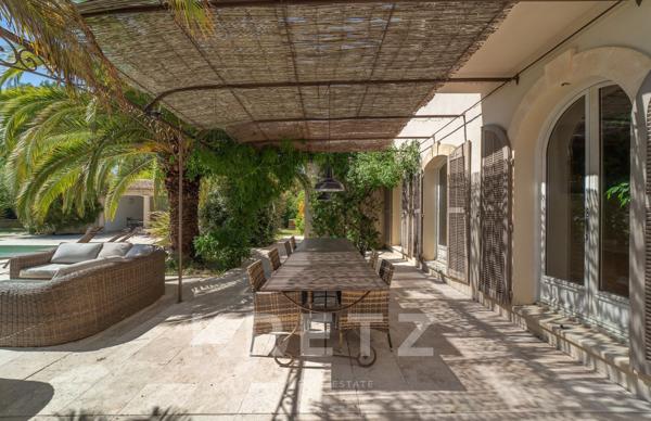 Saint-Rémy-de-Provence – Bastide de 300 m² avec 7 chambres, piscine et 3 350 m² de terrain