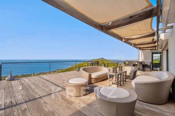 Villa contemporaine avec vue mer panoramique — La Californie, Carqueiranne