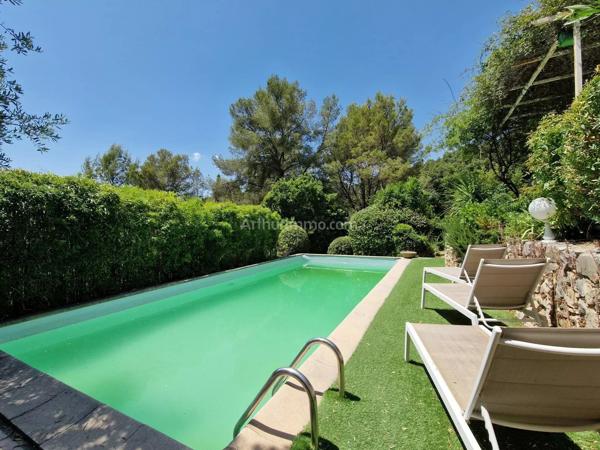 Vente                                                      Maison
                        
                     6 pièces                      189 m2                     à Draguignan