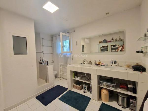 Vente                                                      Maison
                        
                     6 pièces                      189 m2                     à Draguignan