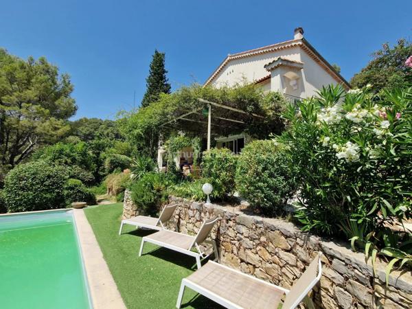 Vente                                                      Maison
                        
                     6 pièces                      189 m2                     à Draguignan
