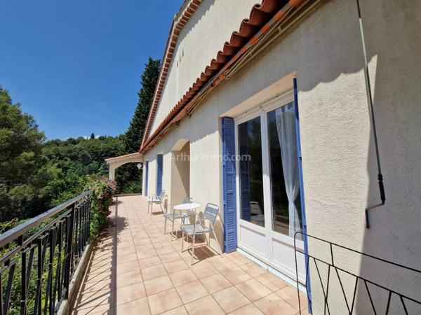 Vente                                                      Maison
                        
                     6 pièces                      189 m2                     à Draguignan