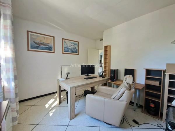 Vente                                                      Maison
                        
                     6 pièces                      189 m2                     à Draguignan