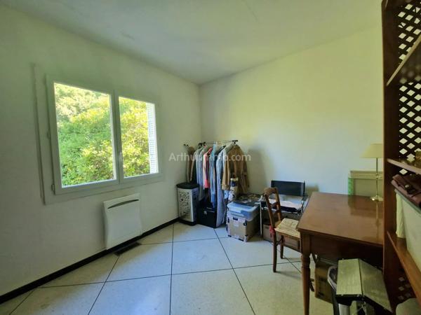 Vente                                                      Maison
                        
                     6 pièces                      189 m2                     à Draguignan