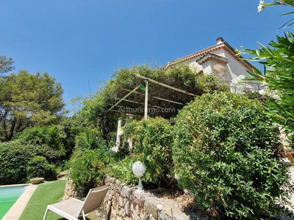 Vente                                                      Maison
                        
                     6 pièces                      189 m2                     à Draguignan