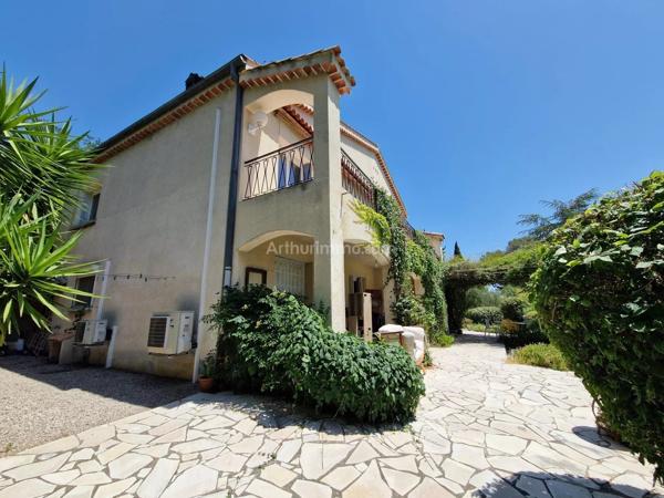 Vente                                                      Maison
                        
                     6 pièces                      189 m2                     à Draguignan