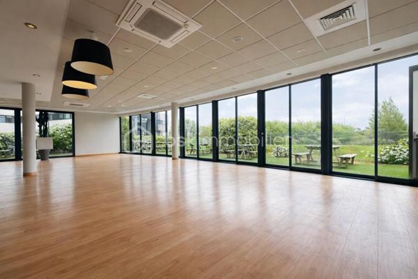 Local commercial de 249,81 m²