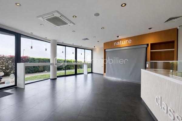 Local commercial de 249,81 m²