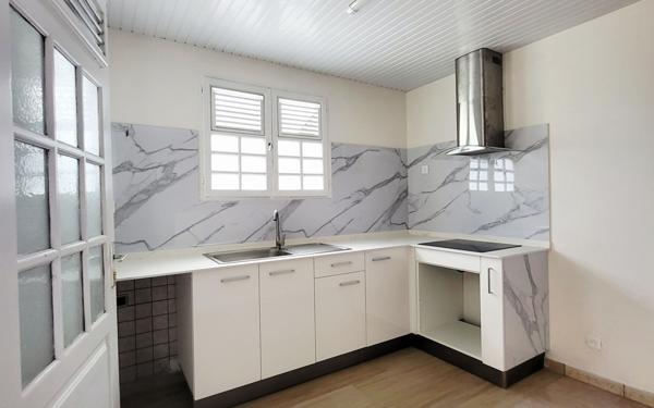 Appartement à louer    1 pièce • 41,15 m2 Le Lamentin