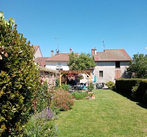 Maison de ville 79 metre carre avec jardin 89500€ LE DORAT (87)