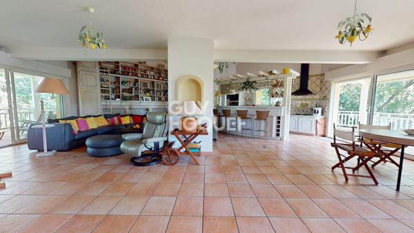 Grande villa atypique au golf de Seignosse