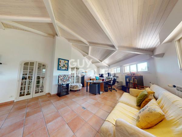 Grande villa atypique au golf de Seignosse