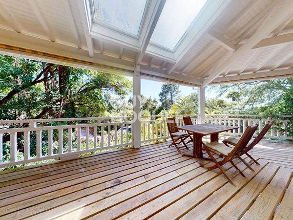 Grande villa atypique au golf de Seignosse