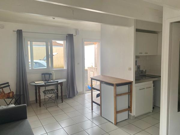 Appartement  Niort 1 pièce(s) 23.54 m2