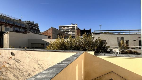 A VENDRE SUPERBE 2P DE 41M2 SANS TRAVAUX RÉNOV. ARCHI. GONCOURT CANAL PARIS 10E