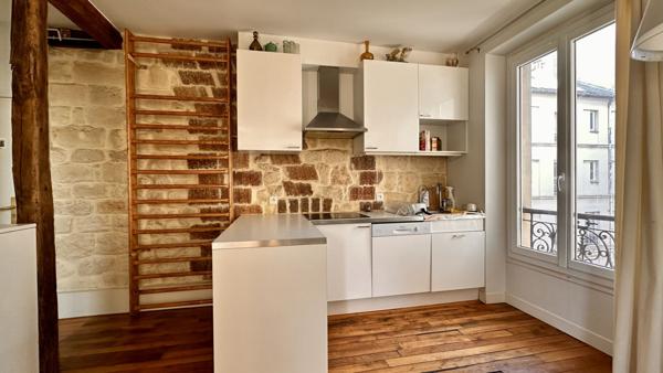 A VENDRE SUPERBE 2P DE 41M2 SANS TRAVAUX RÉNOV. ARCHI. GONCOURT CANAL PARIS 10E