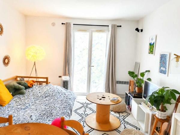 STUDIO JARDIN PLACE DE PARKINGS