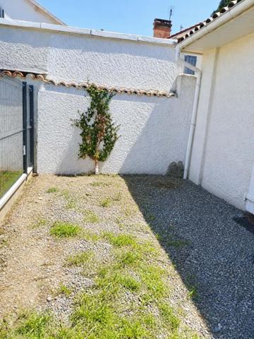 STUDIO JARDIN PLACE DE PARKINGS