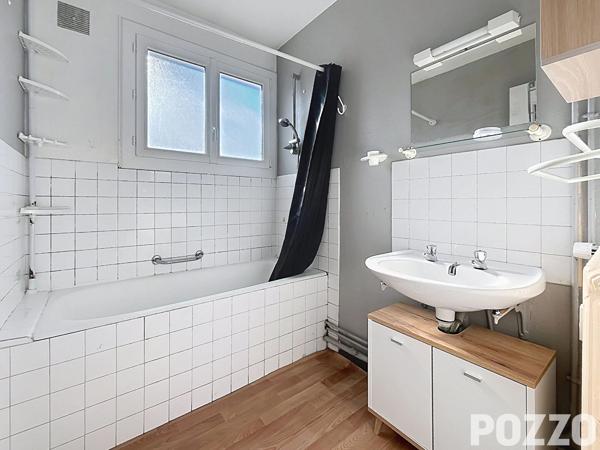 À vendre Saint-Lô, proche du centre-ville, appartement T2 avec garage SAINT-LO