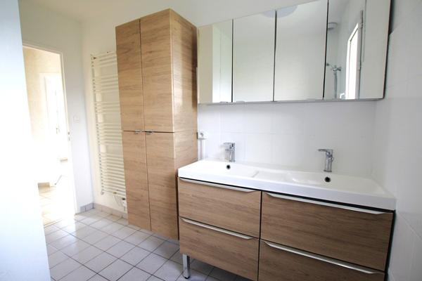 Maison de plain pied - Proche de toutes commodités