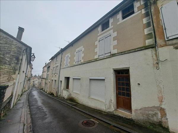 Maison à vendre |  Montmoreau-Saint-Cybard |  4 pièces | 136 m²