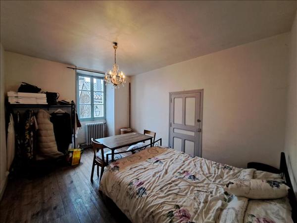Maison à vendre |  Montmoreau-Saint-Cybard |  4 pièces | 136 m²