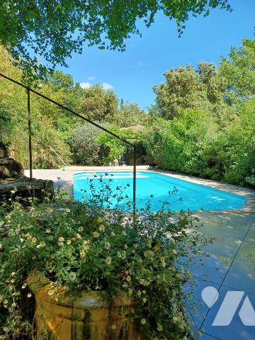 MAISON  avec garage  et piscine