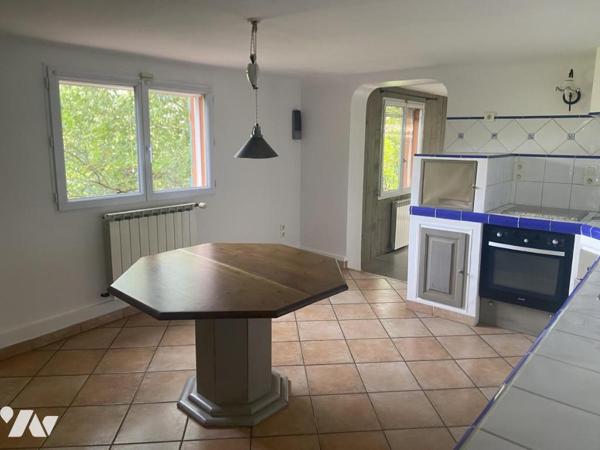 MAISON  avec garage  et piscine