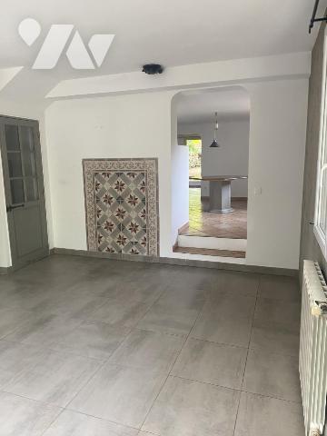 MAISON  avec garage  et piscine