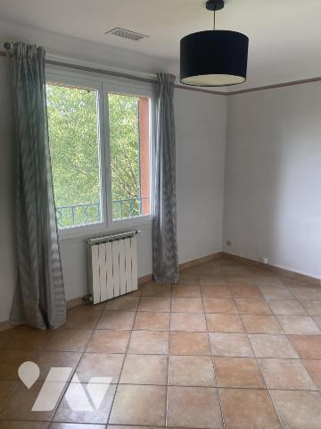 MAISON  avec garage  et piscine