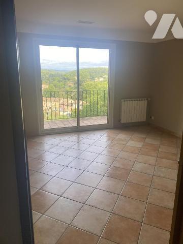 MAISON  avec garage  et piscine