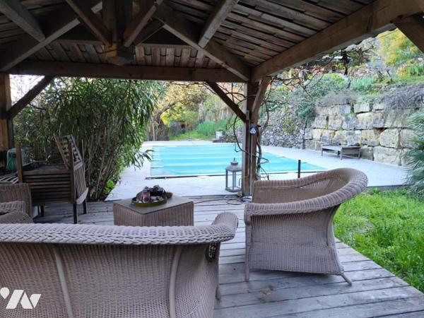 MAISON  avec garage  et piscine