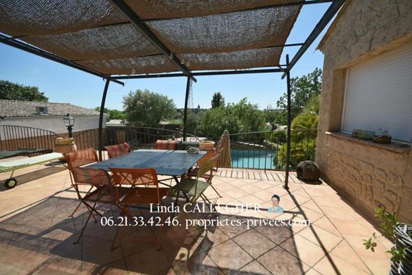 Villa 350m2 dont 9 pièces avec piscine et appartement en annexe