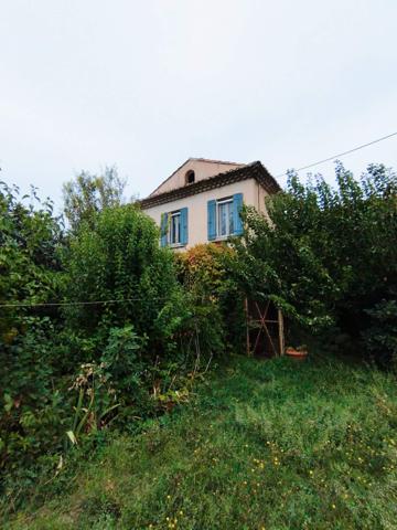 Maison
         5 pièces
        - 228 m² 240 000 € *